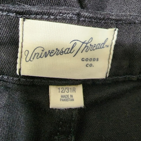 UNIVERSAL THREAD Black No-Fade High-Rise Midi Short Black - Picture 5 of 10